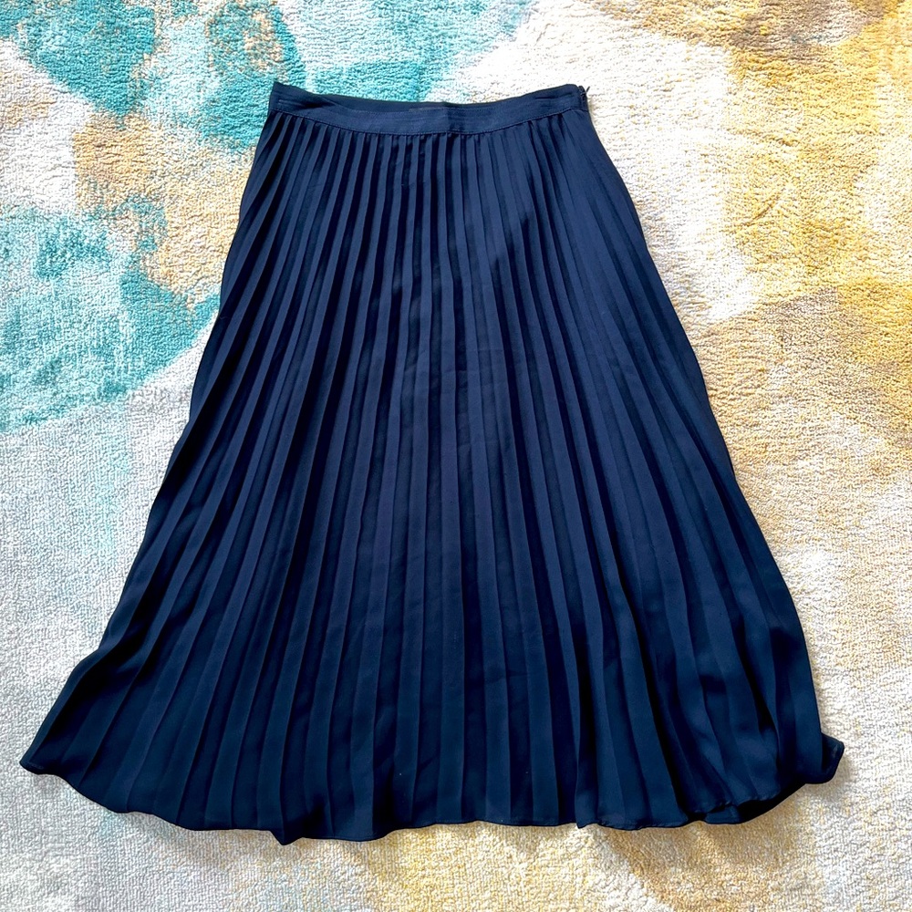 Banana Republic Midi pleated Skirt Navy 00P